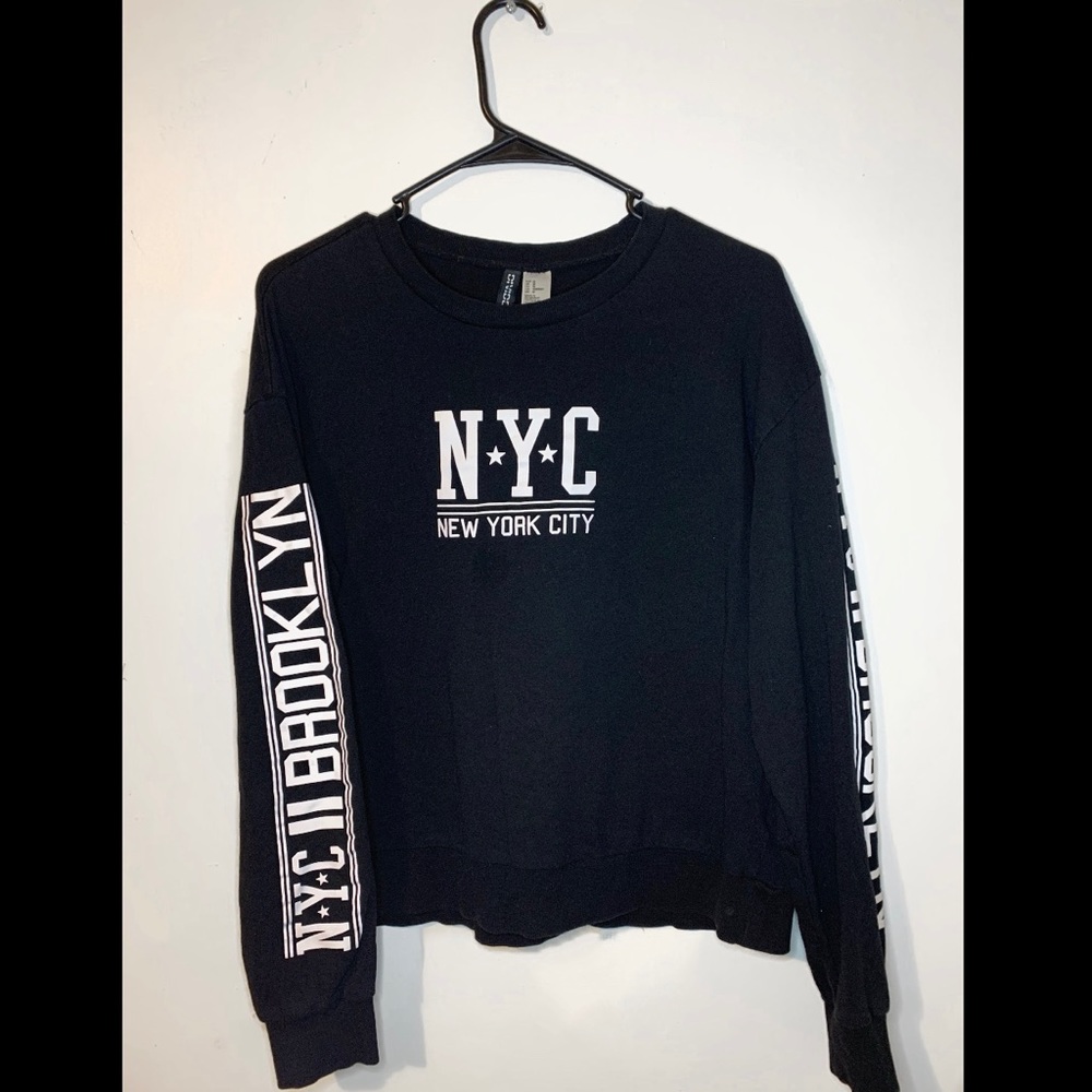 H&M NYC Black Sweatshirt for women.